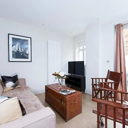 Beautiful 2Br Flat With Free Parking In West London Apartment Exterior photo
