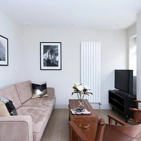 Beautiful 2Br Flat With Free Parking In West London Apartment Exterior photo